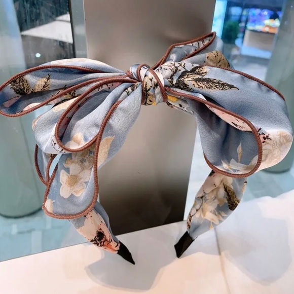 NEW COLORS 🚨 THE BIG BOW “Wall Flower” RESTOCK NOTIFICATION ❤️💛💋🎉 - Picture 9 of 12